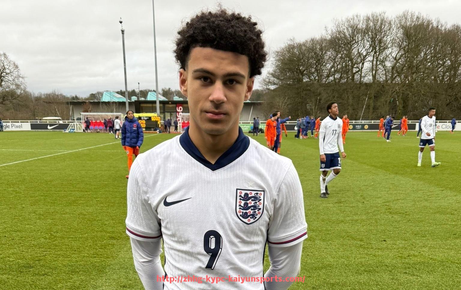 ky开云体育-法甲比赛精彩瞬间全纪录:倒挂金钩、绝杀球与门将神扑